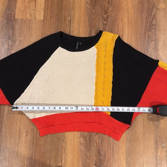 MOON & MADISON Womens Long Sleeve Color Block Cable Knit Crop Sweater(Size: Med) - Picture 8 of 10